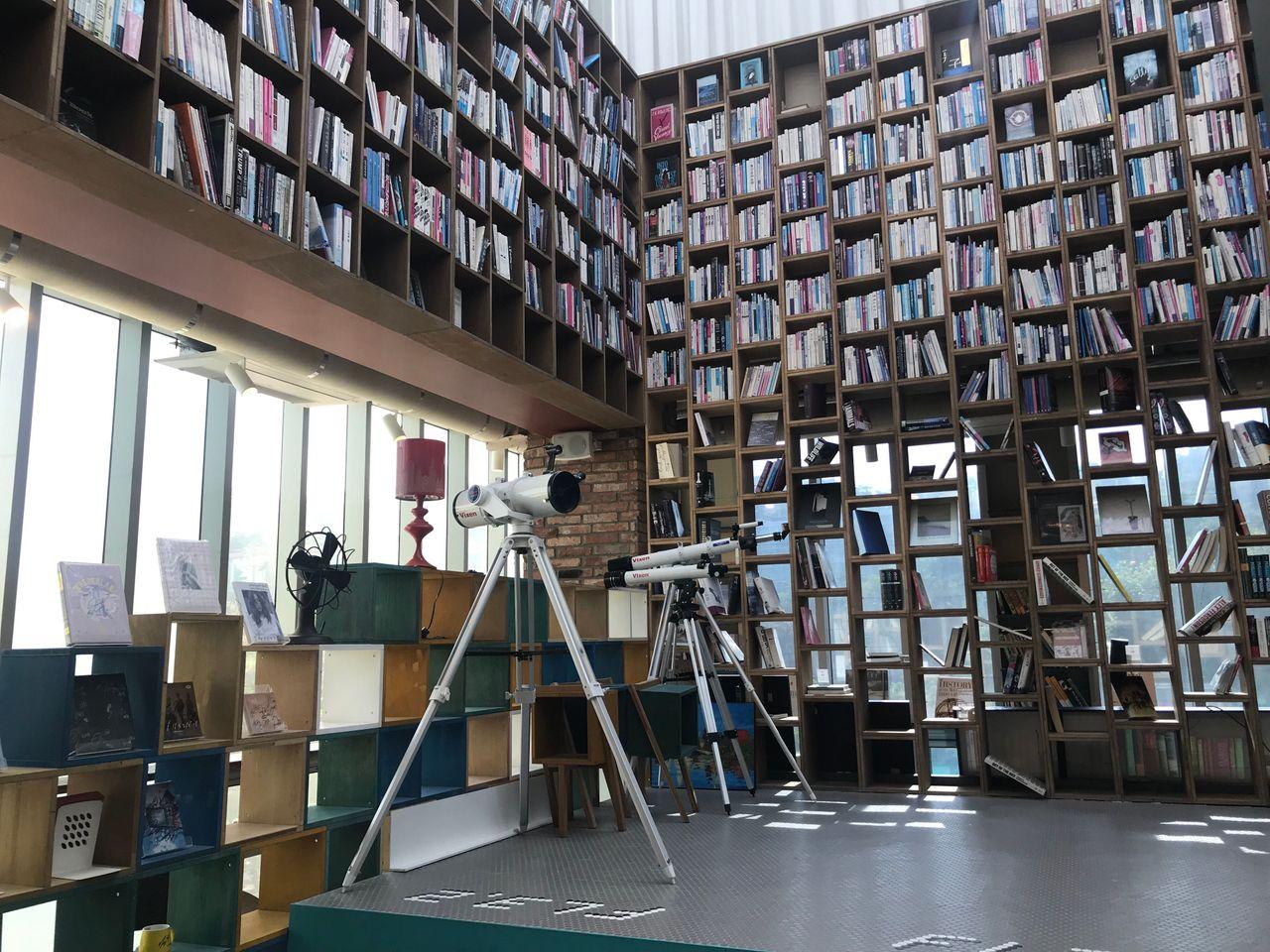 Seoul Attraction: Book Park, Itaewon. An Amazing Photogenic Library.